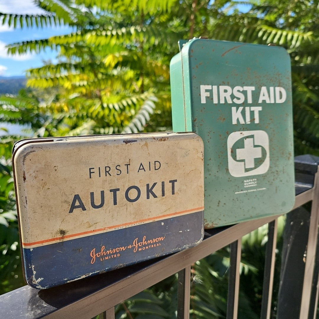 First Aid Kits Canadian Vintage Johnson Johnson Safety & Supply Co. EMPTY Canada