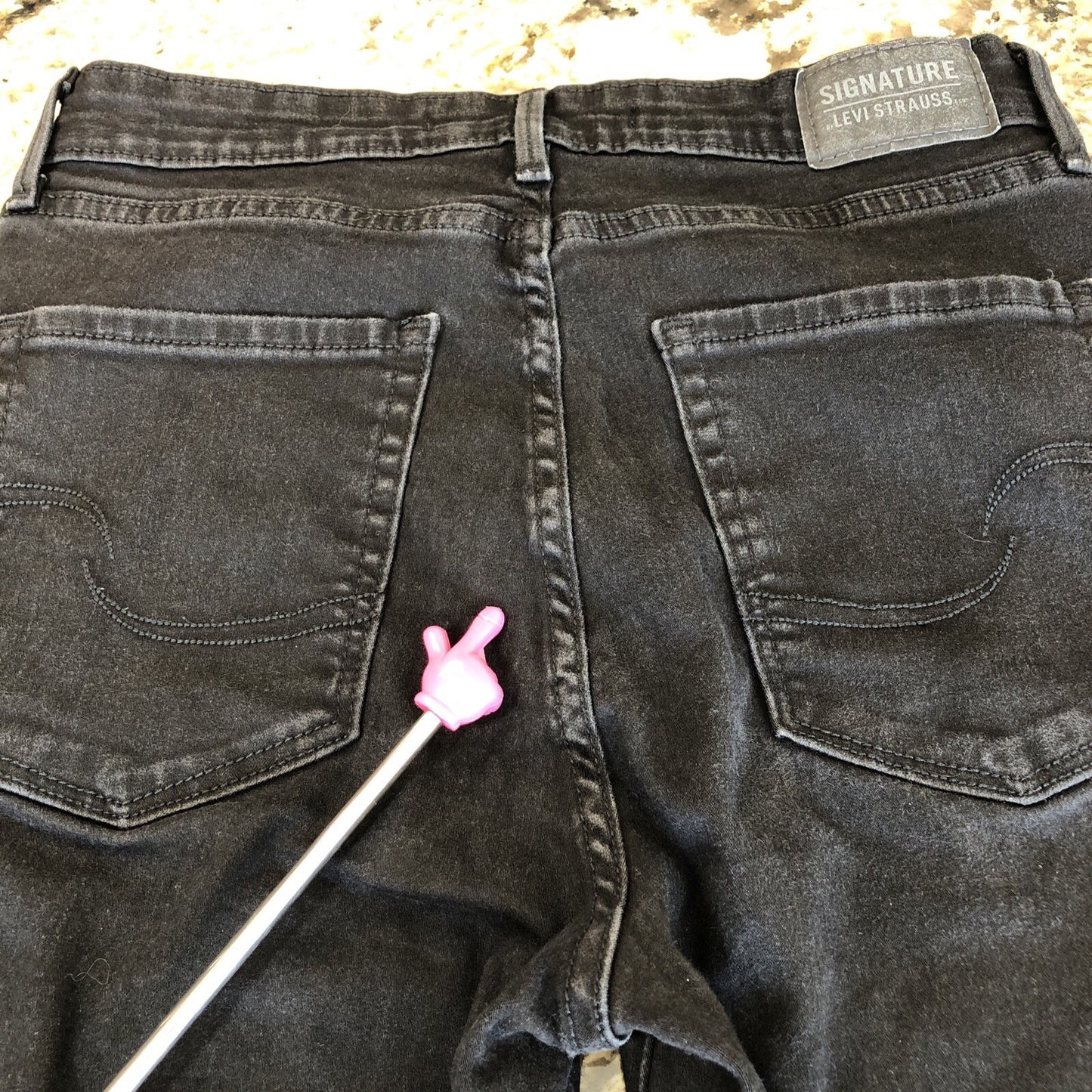 Size 27 Signature Levi Strauss Women’s Jeans Shaping High Rise Super Skinny CN