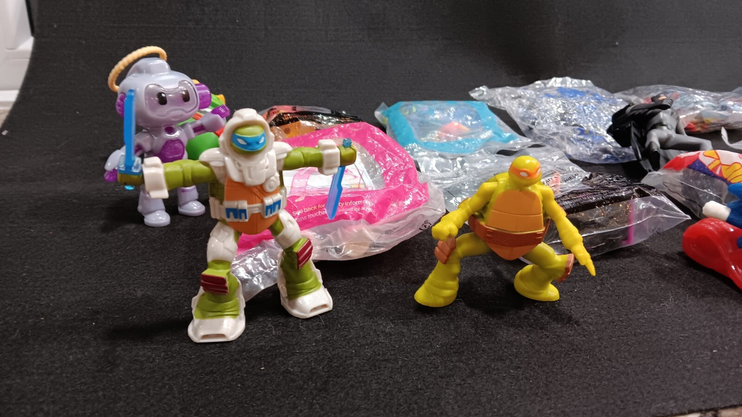 McDonalds Toys. Batman, Marvel, TMNT, Disney, Smurf, Peanuts +++ 20pcs