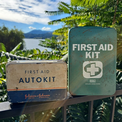 First Aid Kits Canadian Vintage Johnson Johnson Safety & Supply Co. EMPTY Canada
