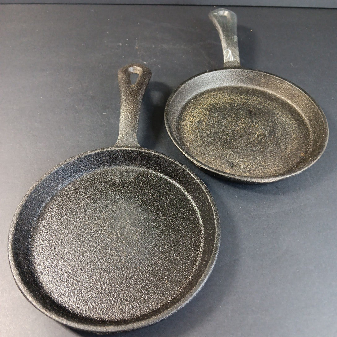 Set Of 2 Cast Iron Fry Pans Mini Skillet Eggs Or Pancakes Travel RV Camping X