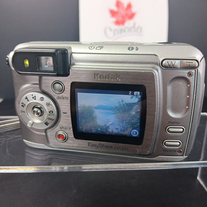 Kodak EasyShare DX6440 4.0MP Digital Camera Silver Working For Parts READ
