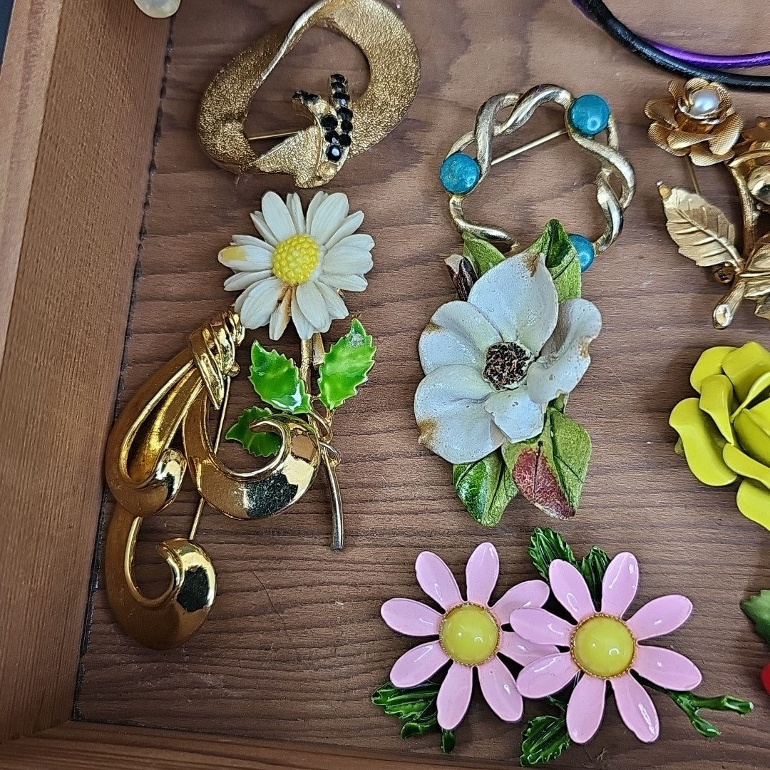 Brooches, Necklaces, Bracelets Jewelry Includes Wood Box Collection Brooch Chain