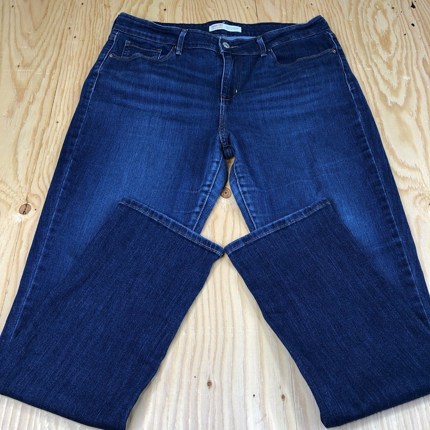 Size 14 M Signature Levi Strauss Women’s Denim Jeans Mid Rise Straight * READ PK