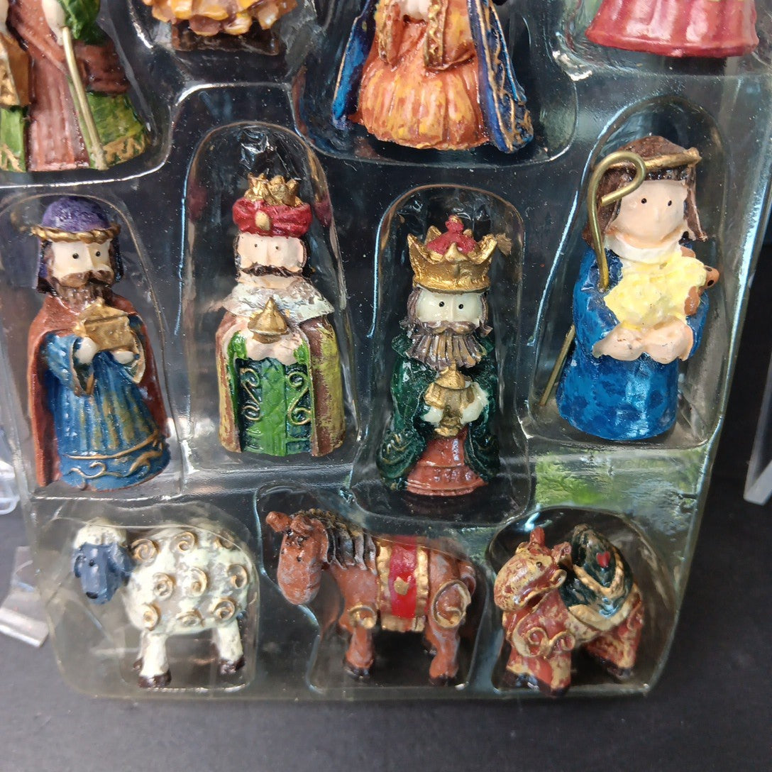 Village Nativity Set 11 Pieces Mini Set Christmas Decor CN
