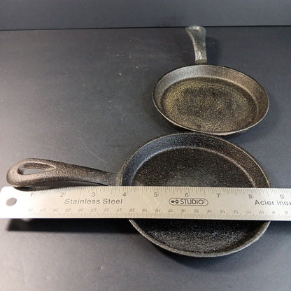 Set Of 2 Cast Iron Fry Pans Mini Skillet Eggs Or Pancakes Travel RV Camping X