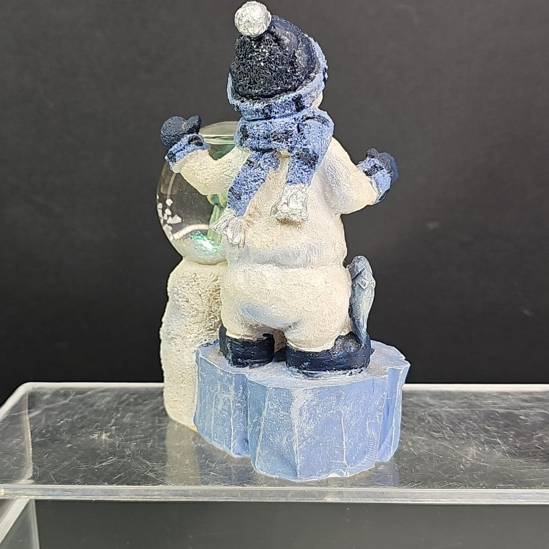 Disney Parks And Two Christmas Snowglobes Fishing Snowman / Toy Factory 3pcs CN