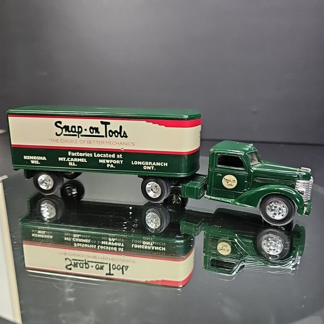 Ertl Snap-On 1948 Diamond T Tractor Trailer Die-Cast Metal Coin Bank Read