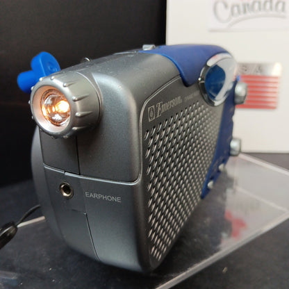 Emerson Dynamo Hand Wind Or Batteries Emergency Radio With Light READ