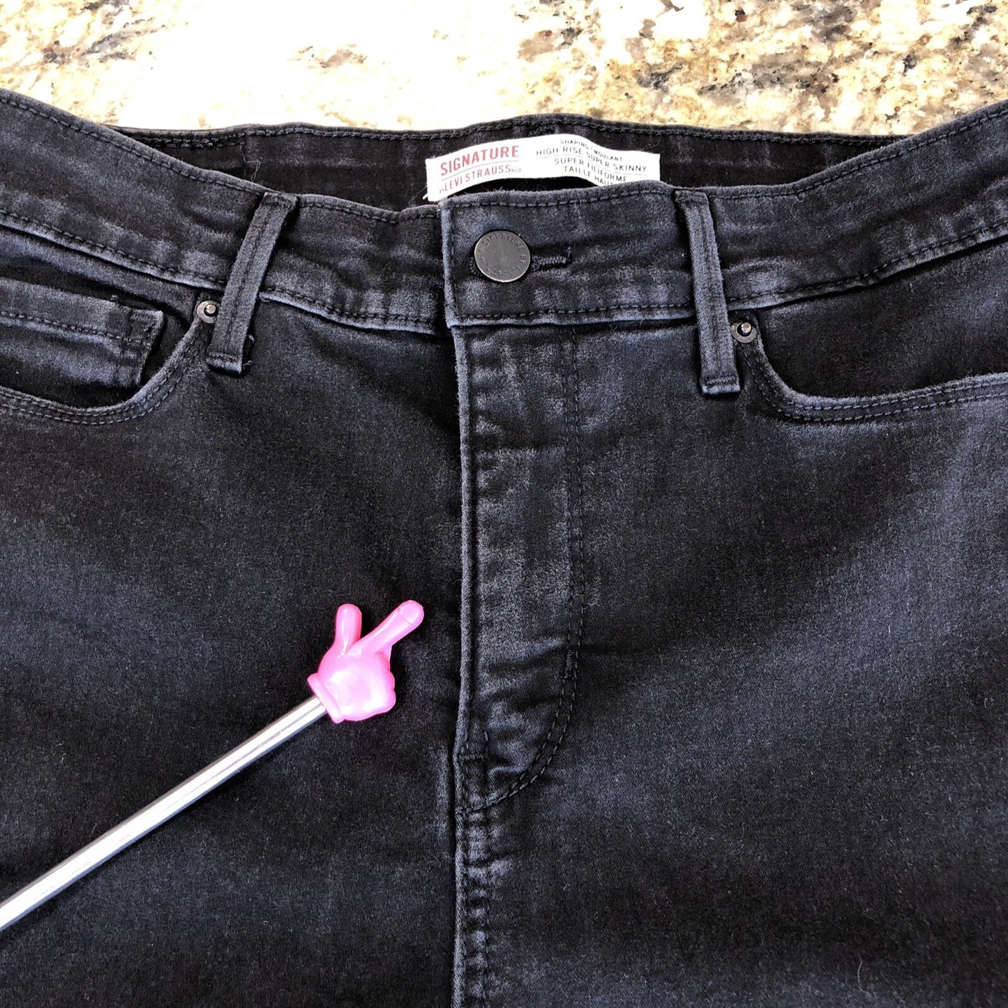 Size 27 Signature Levi Strauss Women’s Jeans Shaping High Rise Super Skinny CN