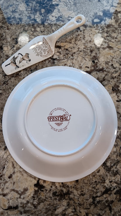 Festival Ironstone Apple Pie Korea & Georgian China 22K Gold Pie Server Canada
