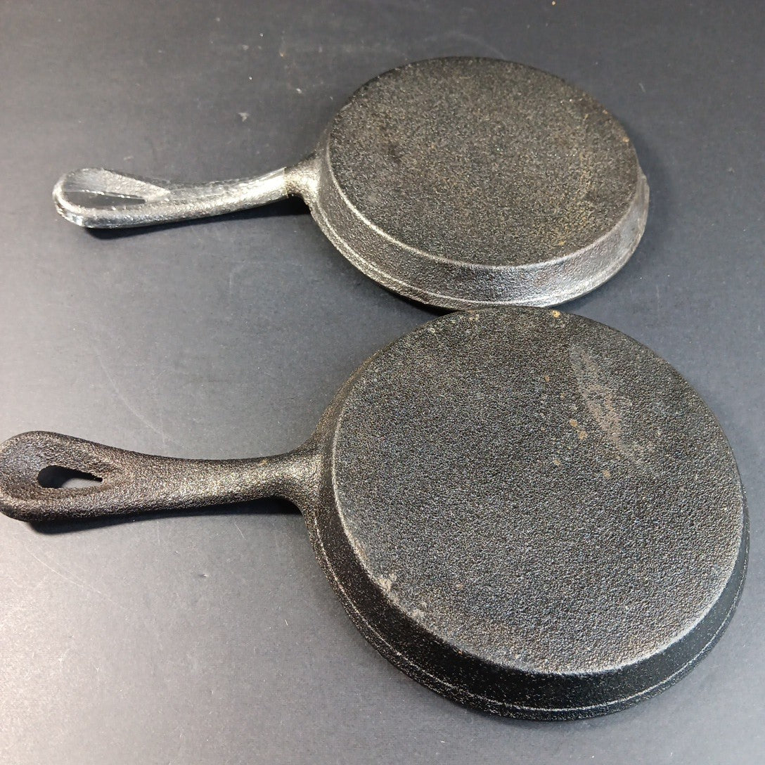 Set Of 2 Cast Iron Fry Pans Mini Skillet Eggs Or Pancakes Travel RV Camping X