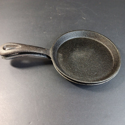 Set Of 2 Cast Iron Fry Pans Mini Skillet Eggs Or Pancakes Travel RV Camping X