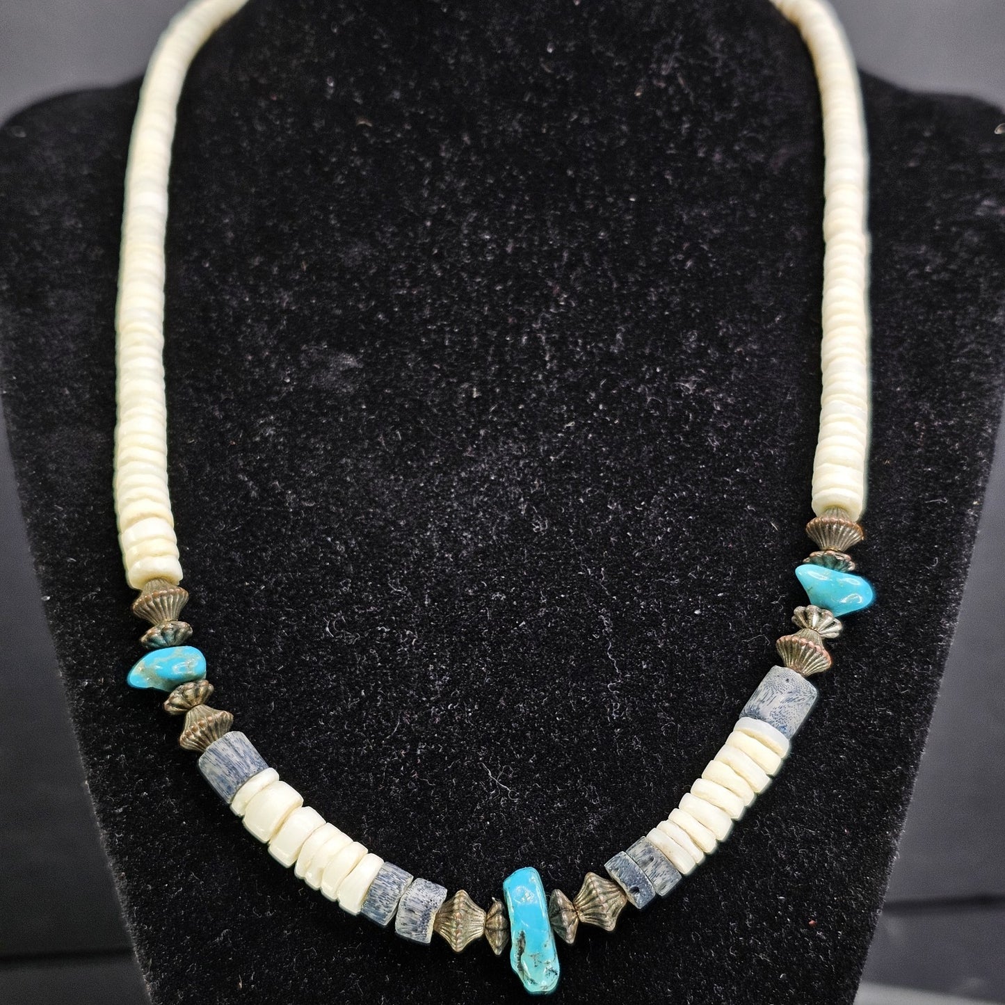 Vintage Authentic Southwest Graduated Puka Shell Necklace With Turquoise Stones