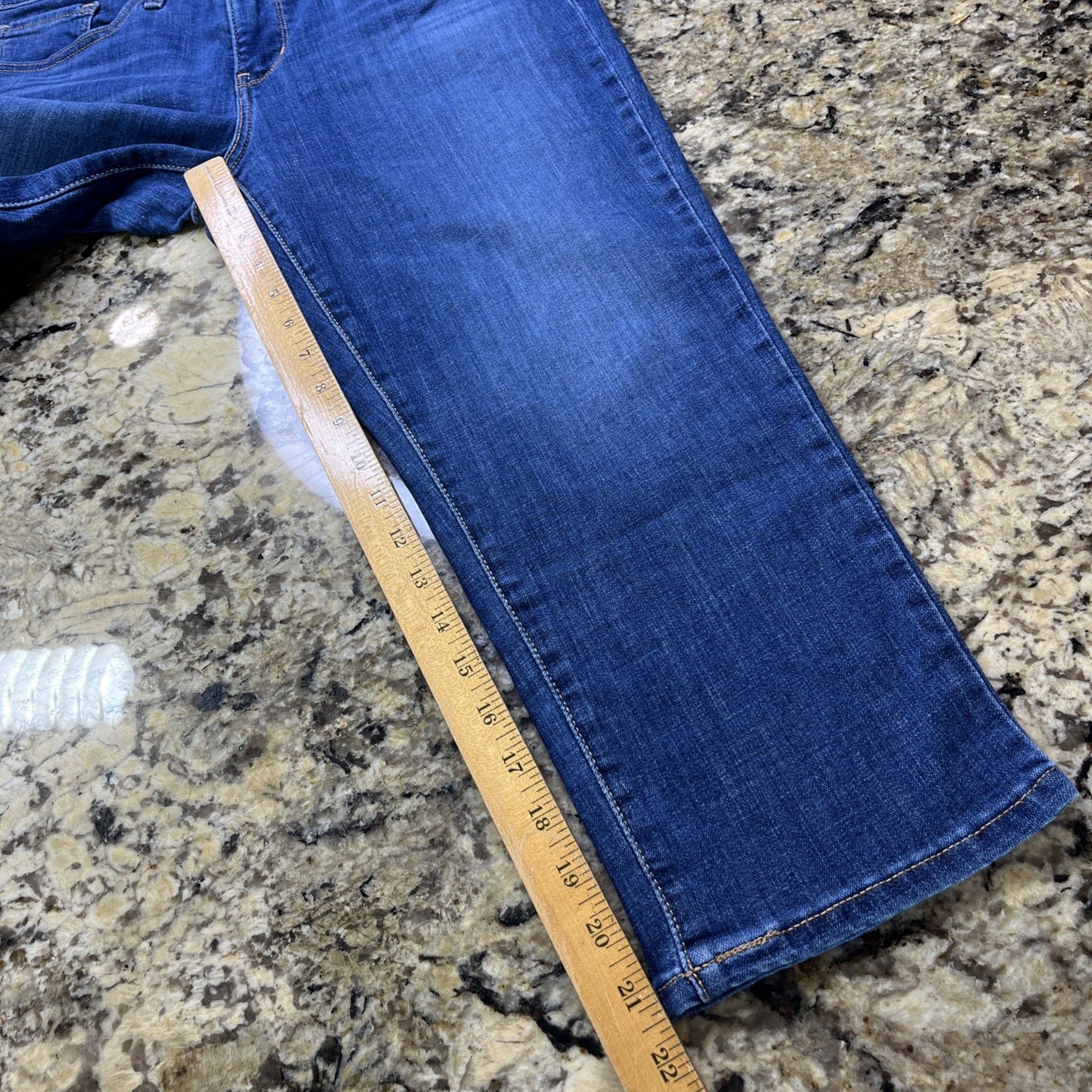 Size 30 Levi 311 Shaping Skinny Capri Women’s Denim Jeans Blue Stretchy READ LK