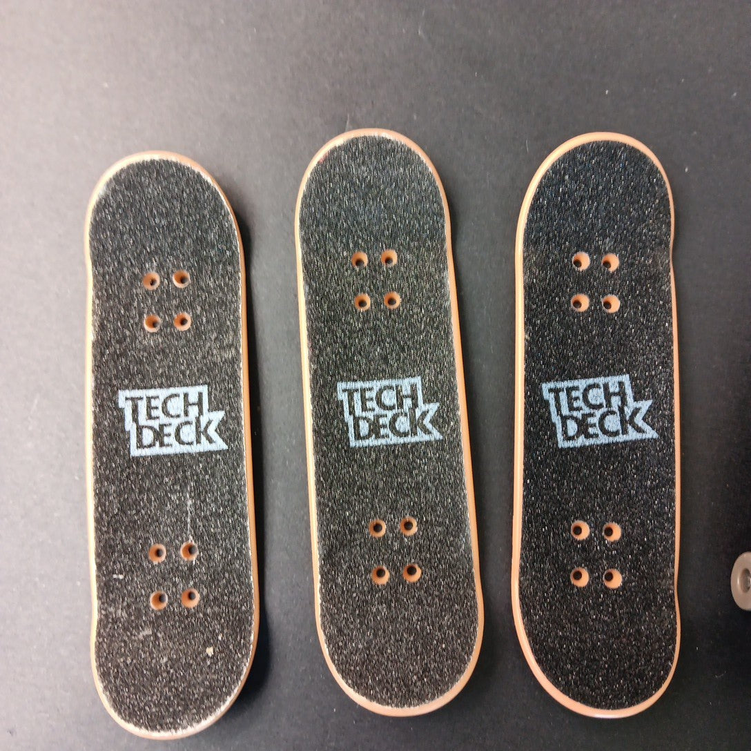 Finger Boards As Shown. 3pcs Tech Deck, 2pcs Star Wars. See Photos. Total 9pcs