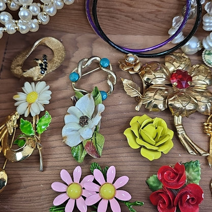 Brooches, Necklaces, Bracelets Jewelry Includes Wood Box Collection Brooch Chain