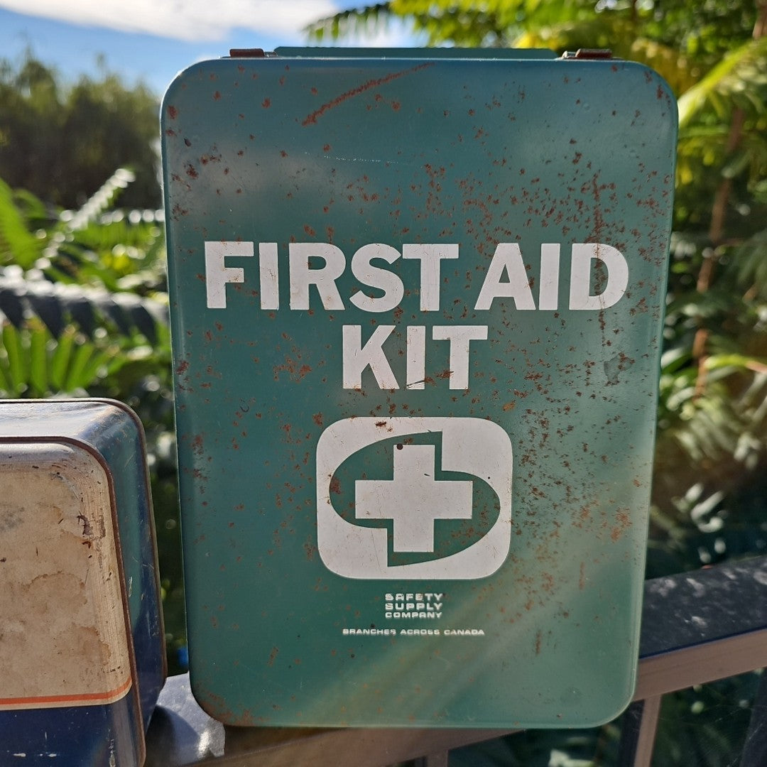 First Aid Kits Canadian Vintage Johnson Johnson Safety & Supply Co. EMPTY Canada