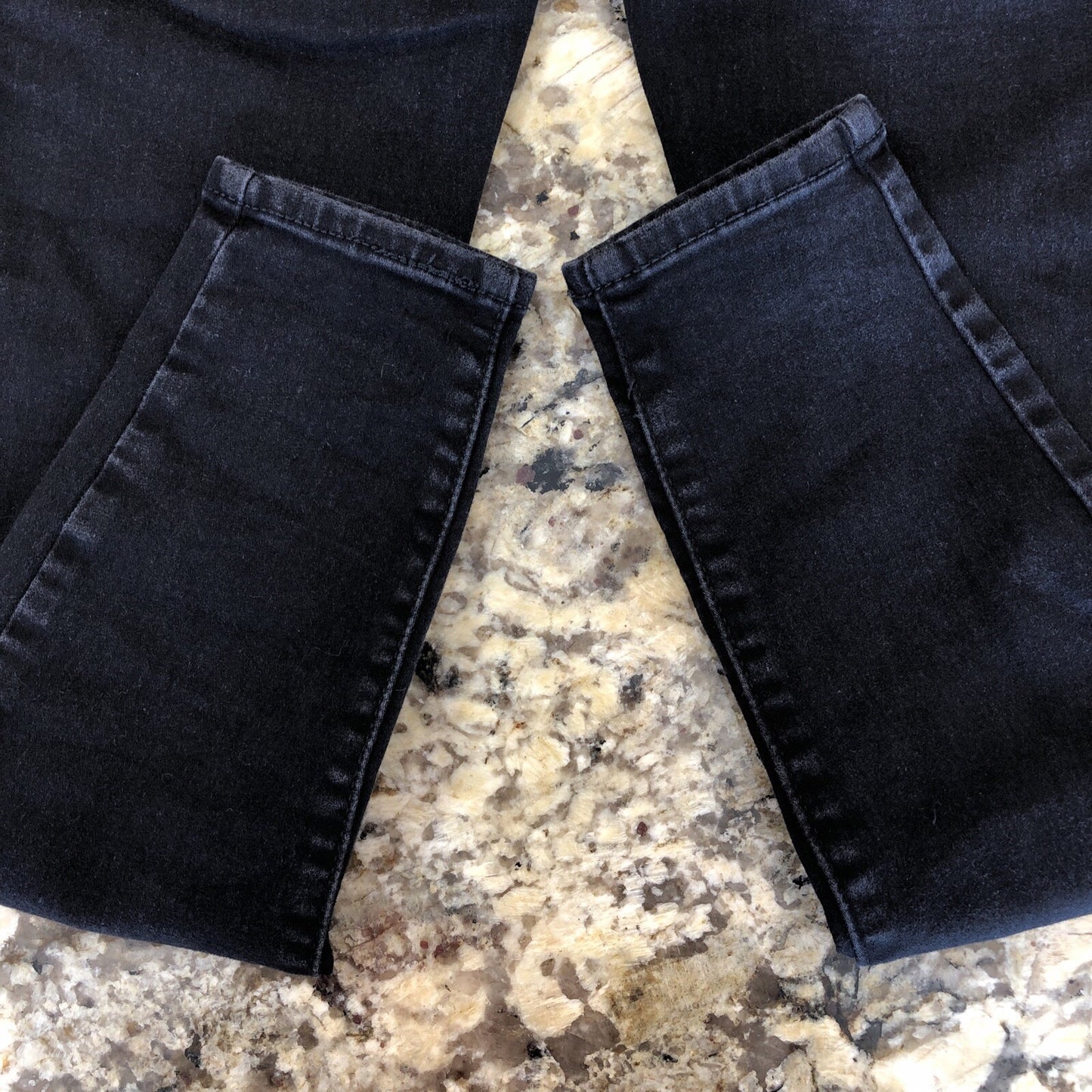 Size 27 Signature Levi Strauss Women’s Jeans Shaping High Rise Super Skinny CN