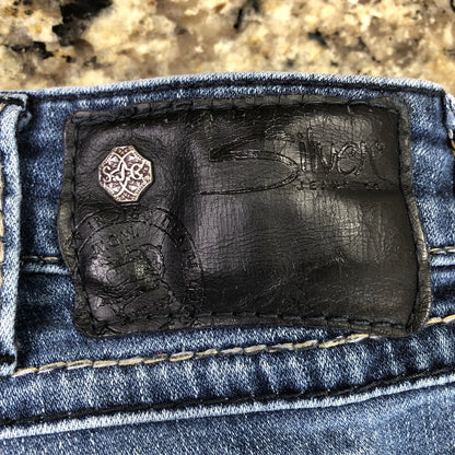 Size 30 X 32 Silver Jean Co. Womens Denim Bootcut Jeans Beaded Distressed