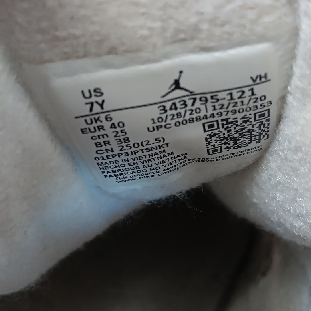 Nike Boys Air Jordan True Flight 343795-121 White Black Basketball Sneakers  7Y