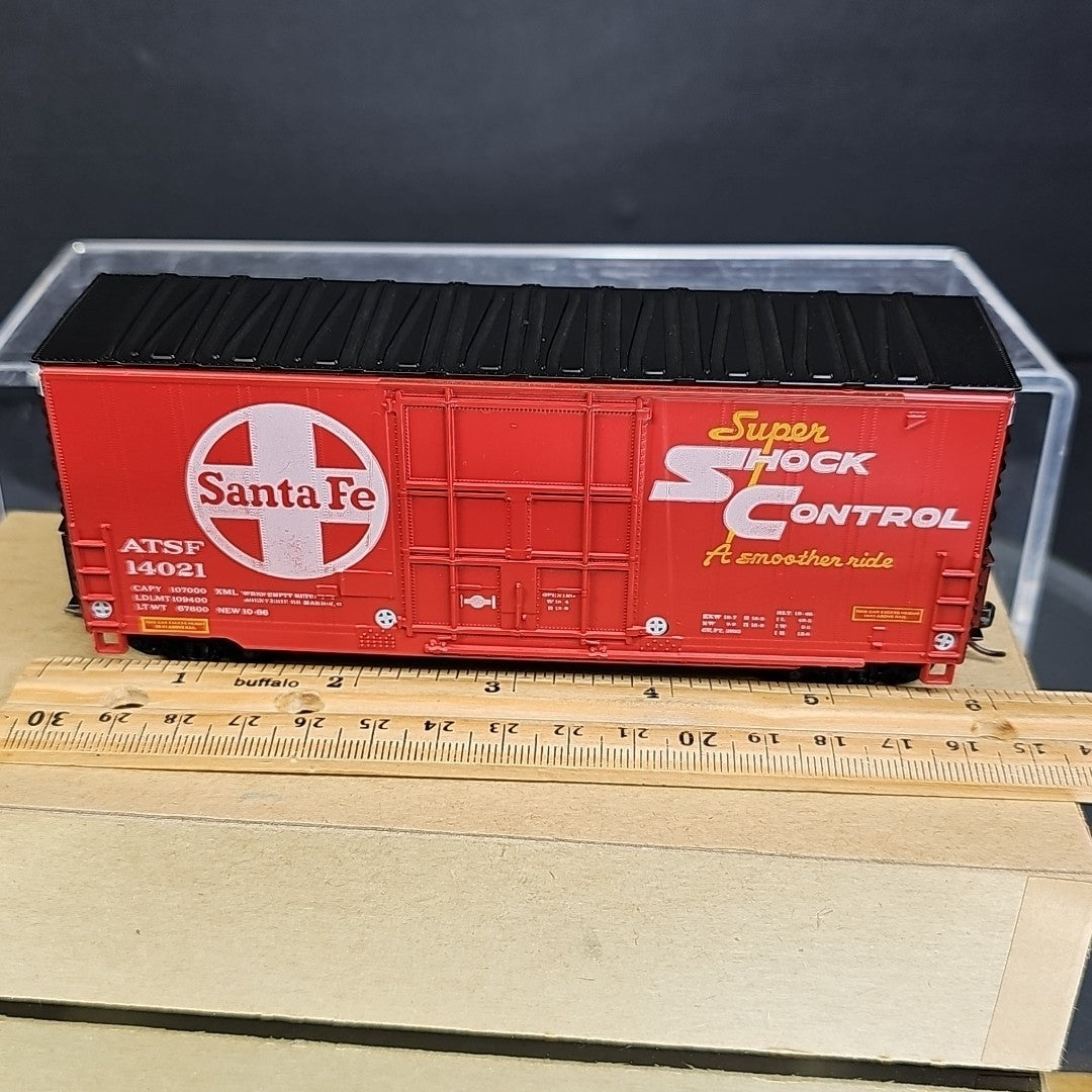 HO SCALE Hi-Cube Santa Fe ATSF 14021 Super Shock Control Freight Car W/ Box VTG