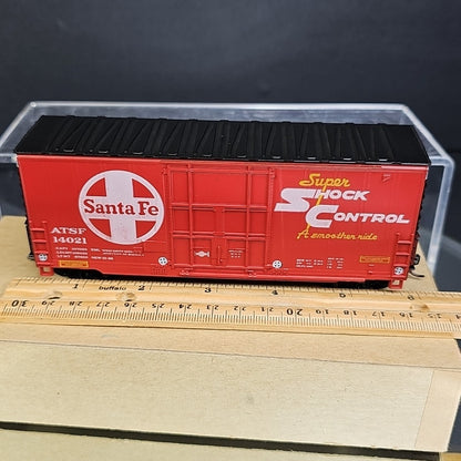 HO SCALE Hi-Cube Santa Fe ATSF 14021 Super Shock Control Freight Car W/ Box VTG