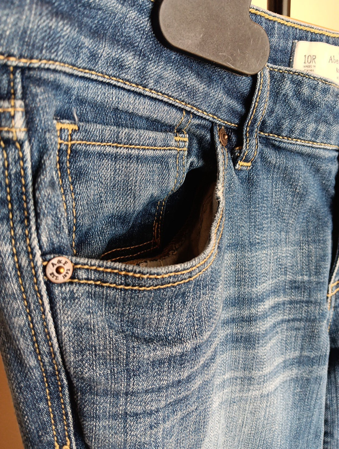 Abercrombie & Fitch Women's Jeans 10R 30W 33L Bootcut Blue Soft CN