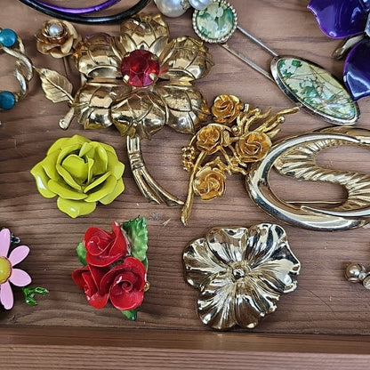 Brooches, Necklaces, Bracelets Jewelry Includes Wood Box Collection Brooch Chain