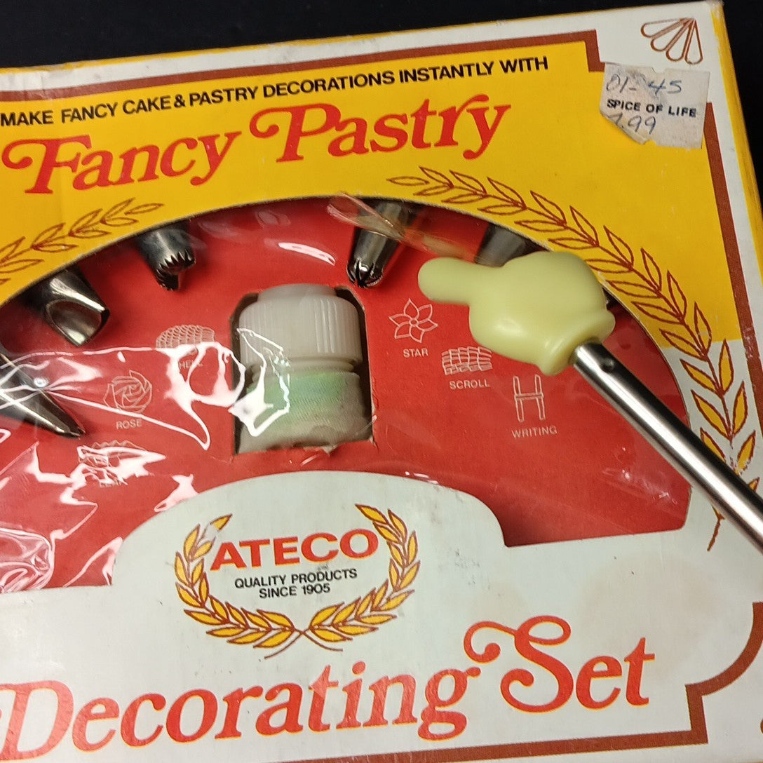 Ateco Pastry Decorating Set 334 c w/ Bag & 6 Metal Icing Tips Tubes Nozzles Vtg