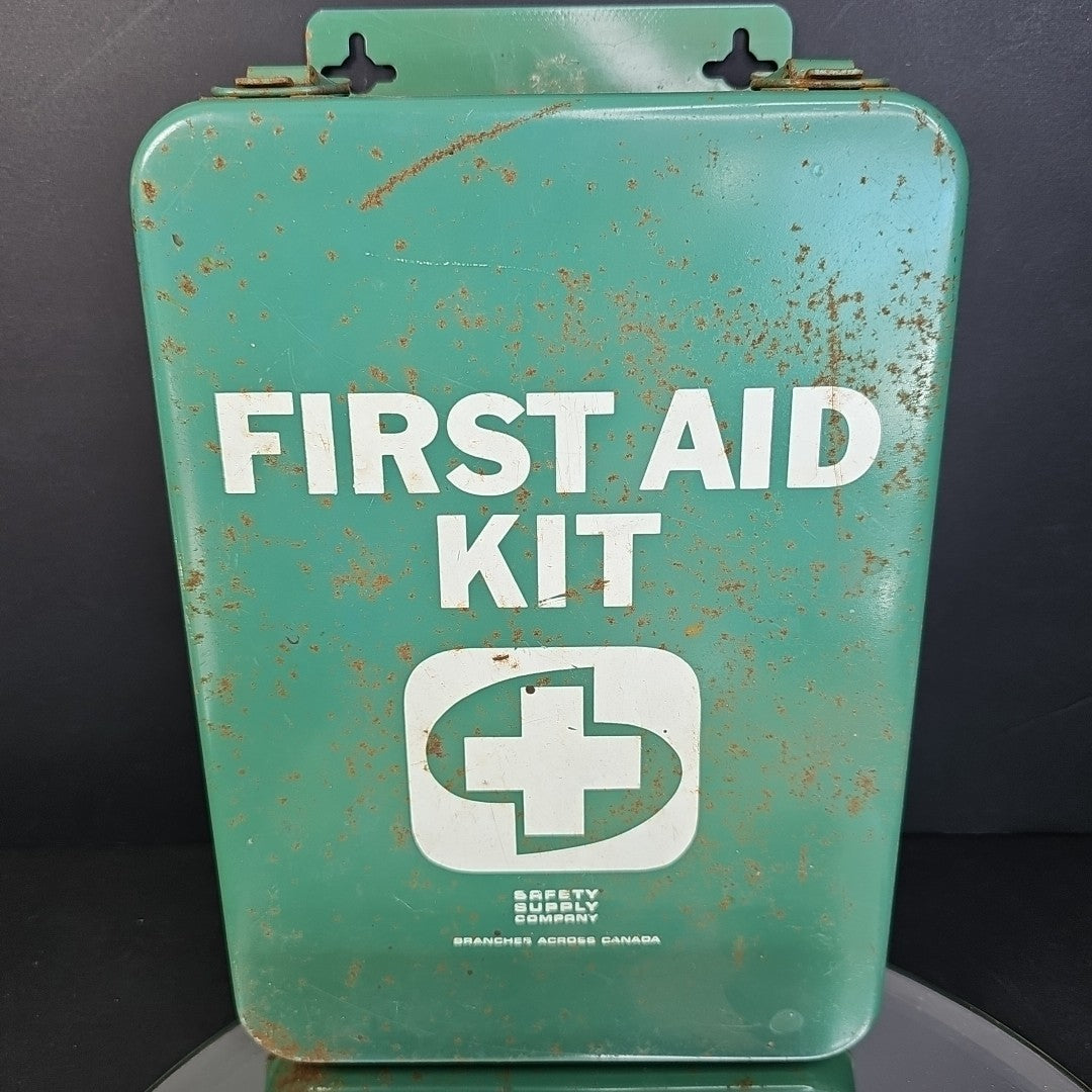 First Aid Kits Canadian Vintage Johnson Johnson Safety & Supply Co. EMPTY Canada