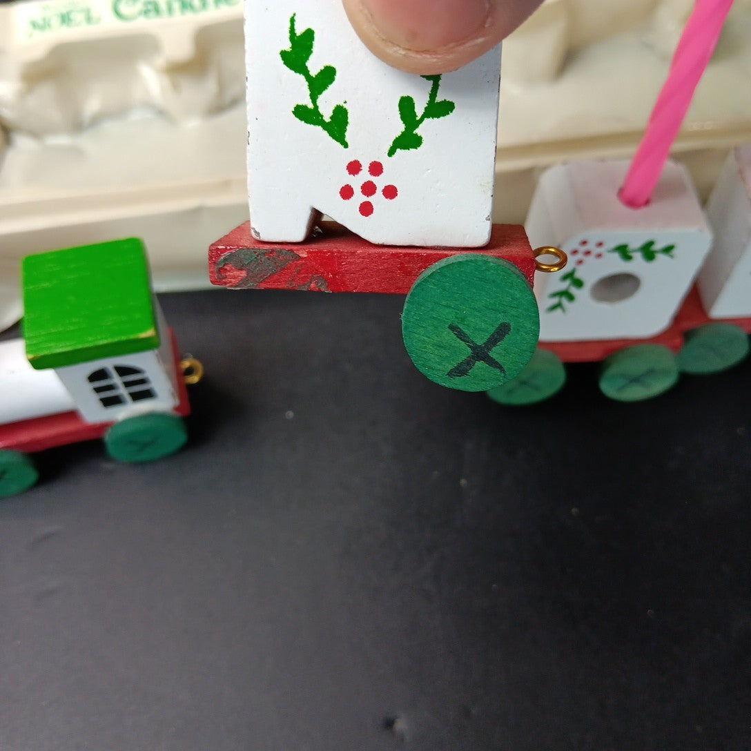 Giftco Wooden NOEL Candle Train Vintage 1982 White Painted Candles. Not Perfect