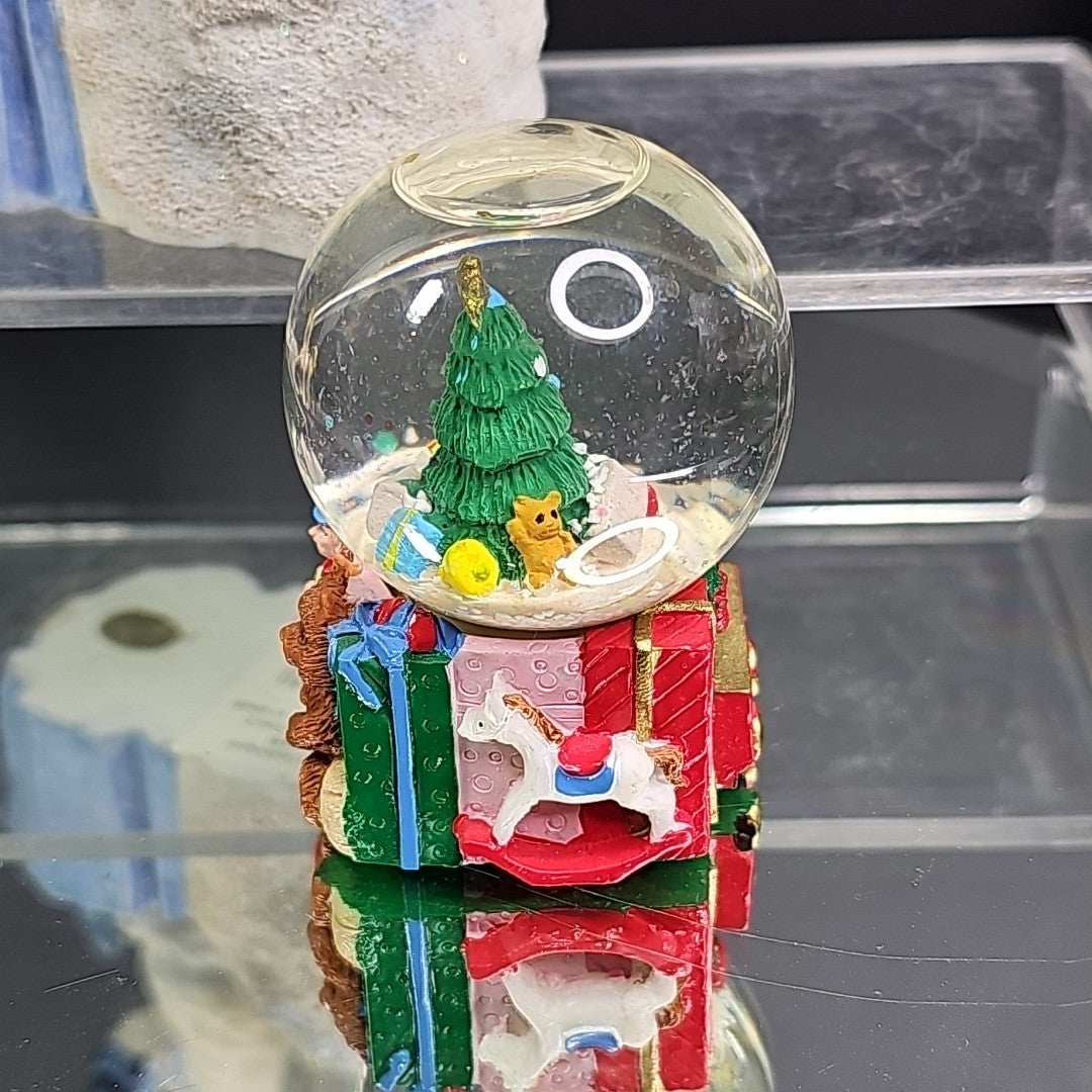 Disney Parks And Two Christmas Snowglobes Fishing Snowman / Toy Factory 3pcs CN