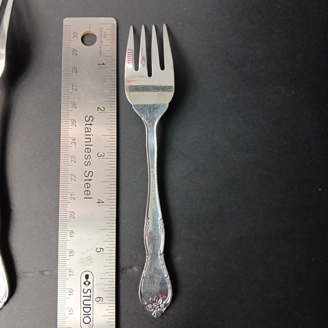 14pc Stainless Steel Korea Flatware Incomplete Set Rose Flowers Fork Knife Spoon