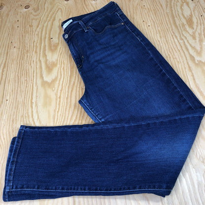 Size 14 M Signature Levi Strauss Women’s Denim Jeans Mid Rise Straight * READ PK