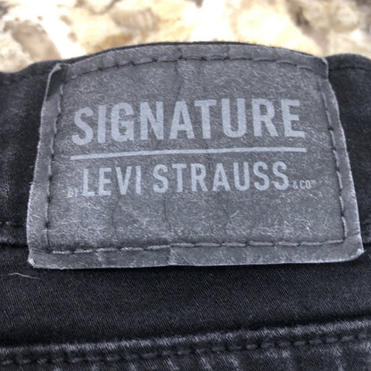Size 27 Signature Levi Strauss Women’s Jeans Shaping High Rise Super Skinny CN