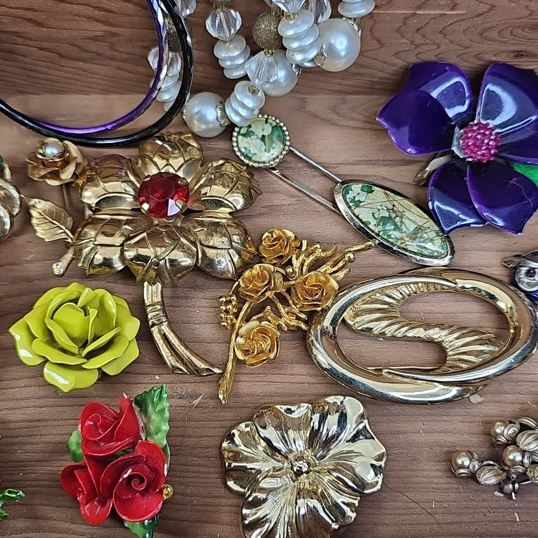 Brooches, Necklaces, Bracelets Jewelry Includes Wood Box Collection Brooch Chain