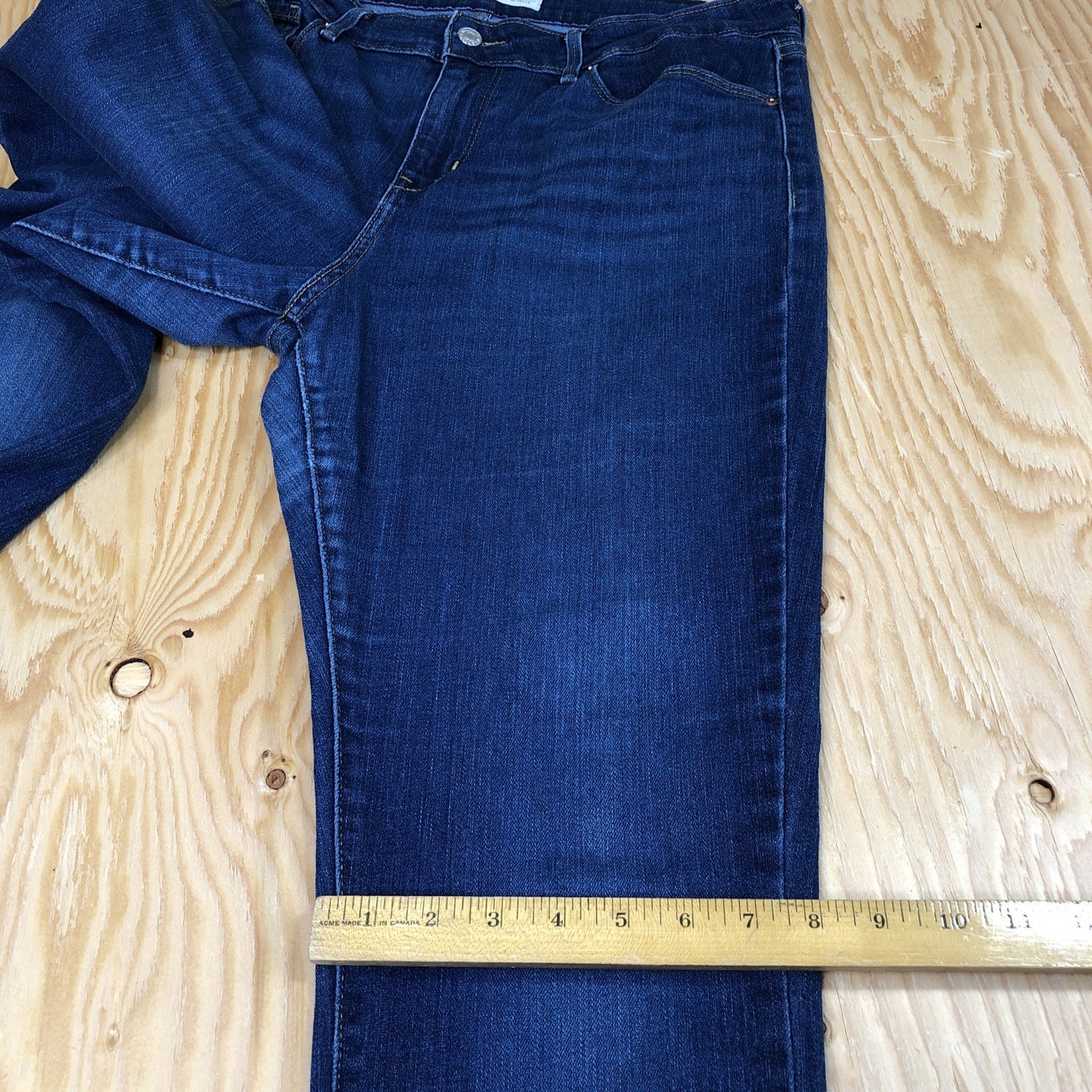 Size 14 M Signature Levi Strauss Women’s Denim Jeans Mid Rise Straight * READ PK