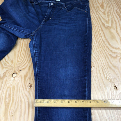Size 14 M Signature Levi Strauss Women’s Denim Jeans Mid Rise Straight * READ PK