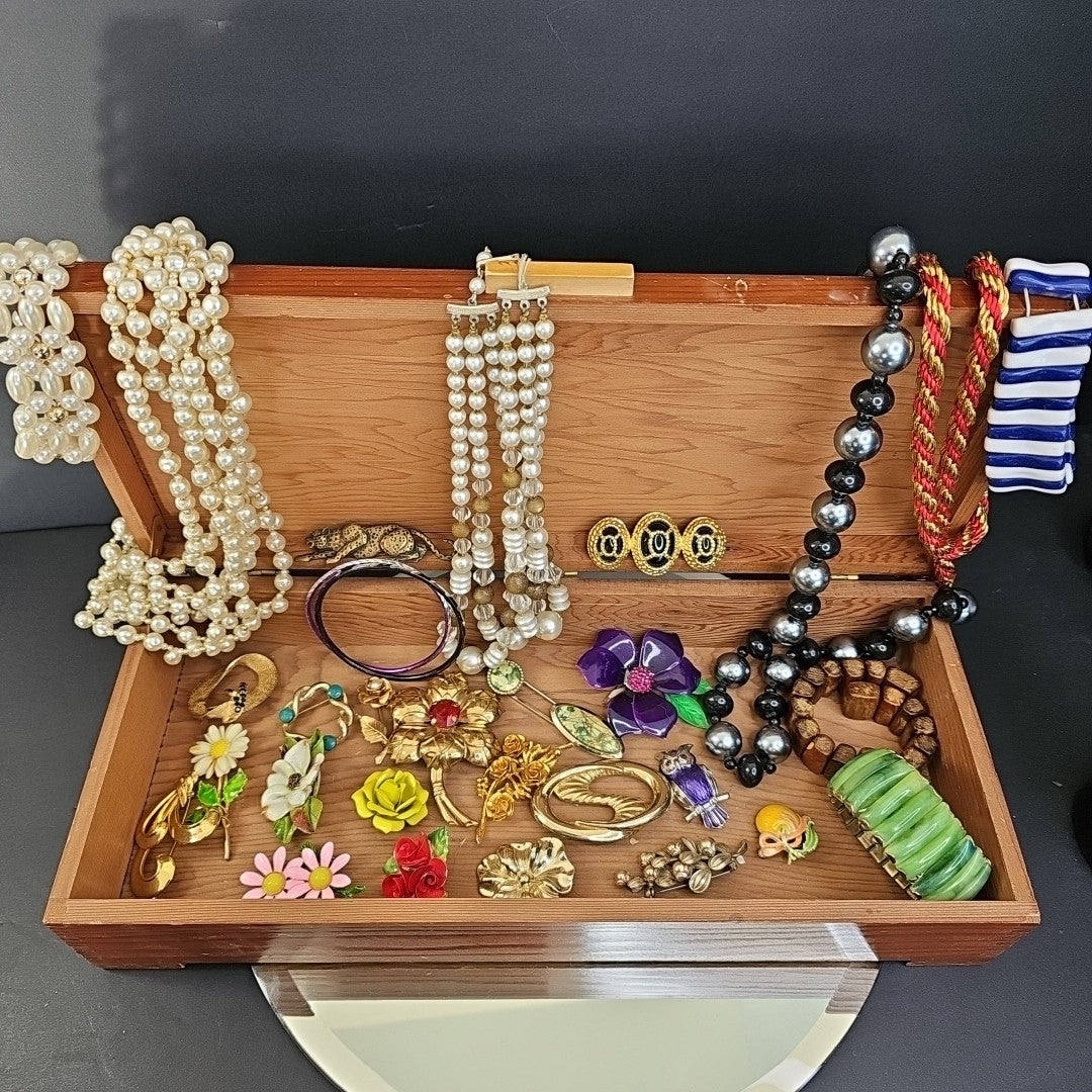 Brooches, Necklaces, Bracelets Jewelry Includes Wood Box Collection Brooch Chain