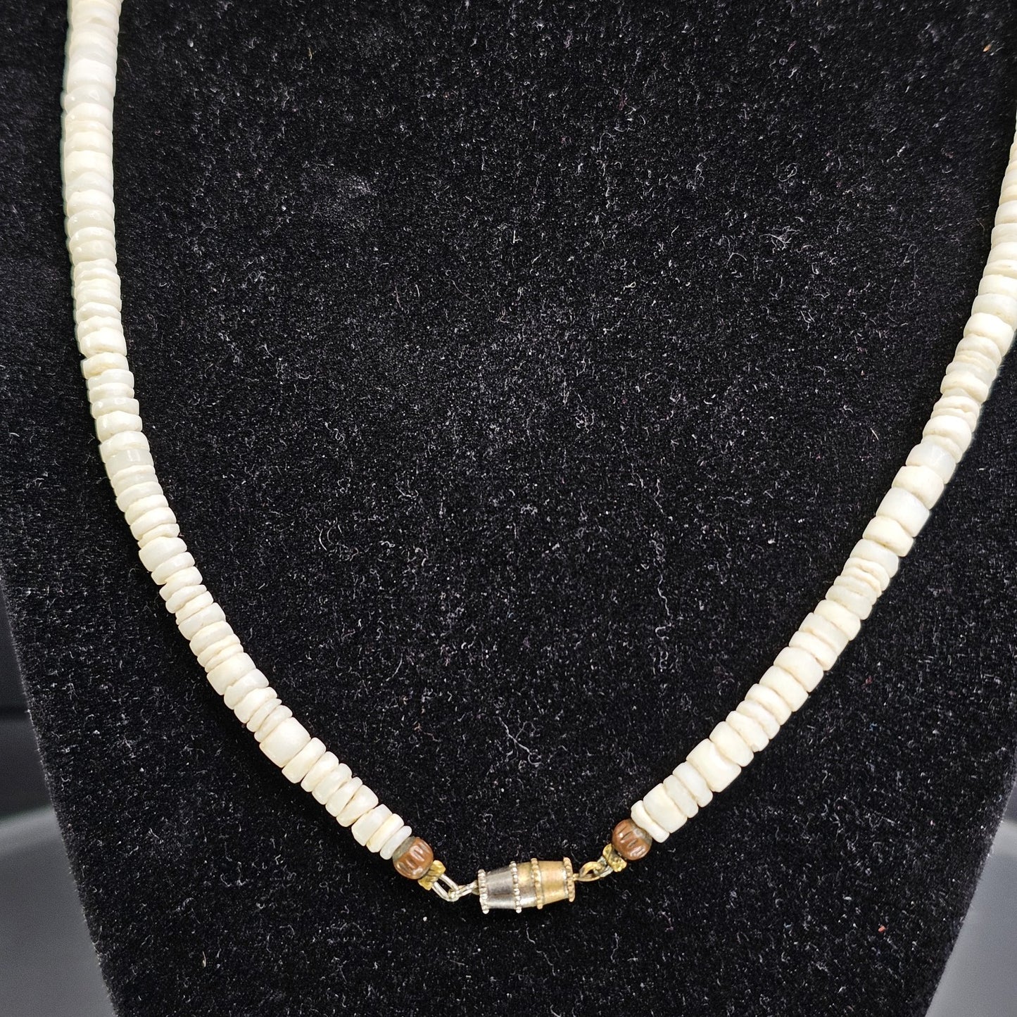 Vintage Authentic Southwest Graduated Puka Shell Necklace With Turquoise Stones