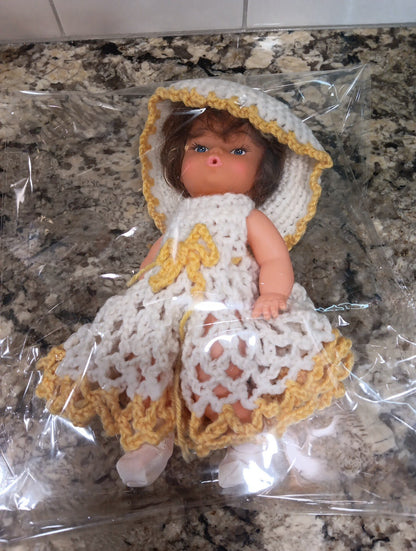 Vintage Hong Kong Brunette Doll Crochet Dress w Hat White And Yellow VTG