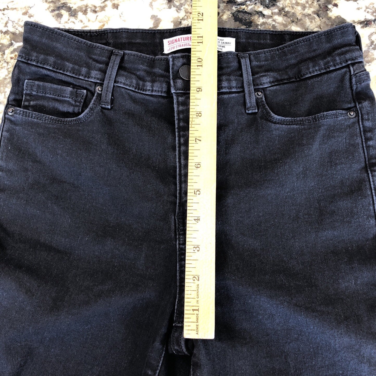Size 27 Signature Levi Strauss Women’s Jeans Shaping High Rise Super Skinny CN