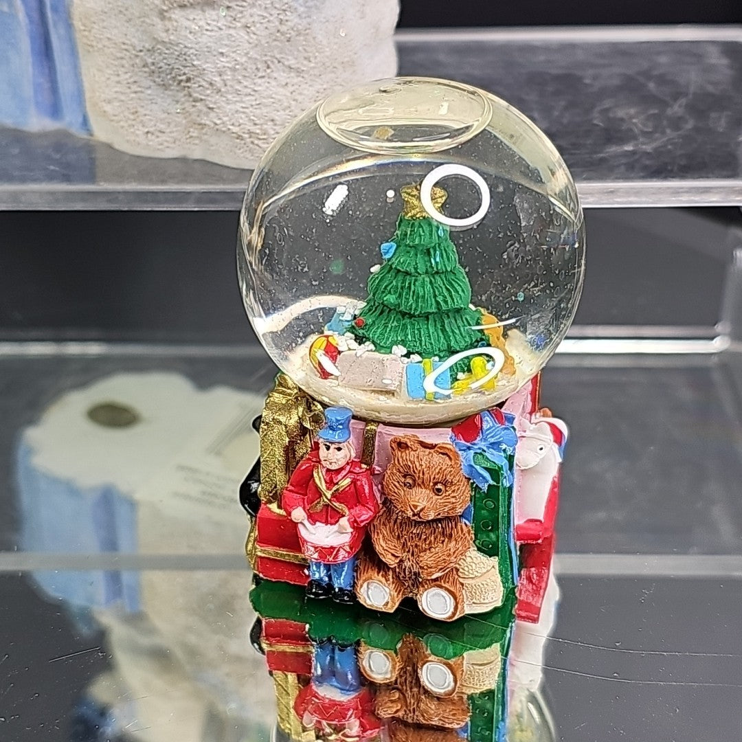 Disney Parks And Two Christmas Snowglobes Fishing Snowman / Toy Factory 3pcs CN