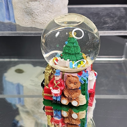 Disney Parks And Two Christmas Snowglobes Fishing Snowman / Toy Factory 3pcs CN