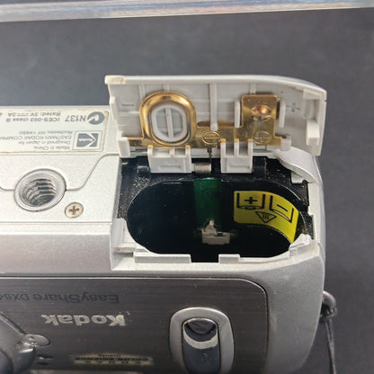 Kodak EasyShare DX6440 4.0MP Digital Camera Silver Working For Parts READ