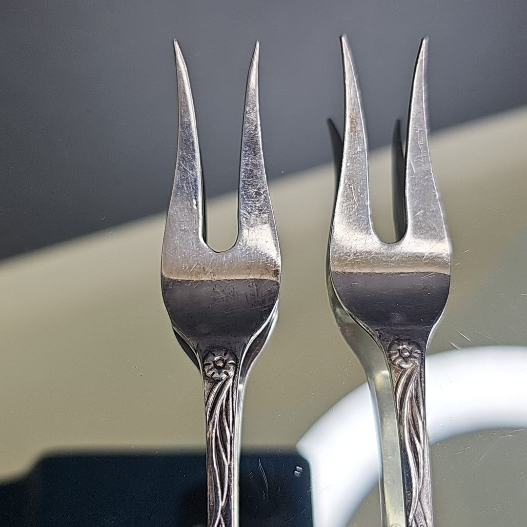 Arti 90 2 Prong Decorative Forks Pair Collectible 5.25 Inch Netherlands