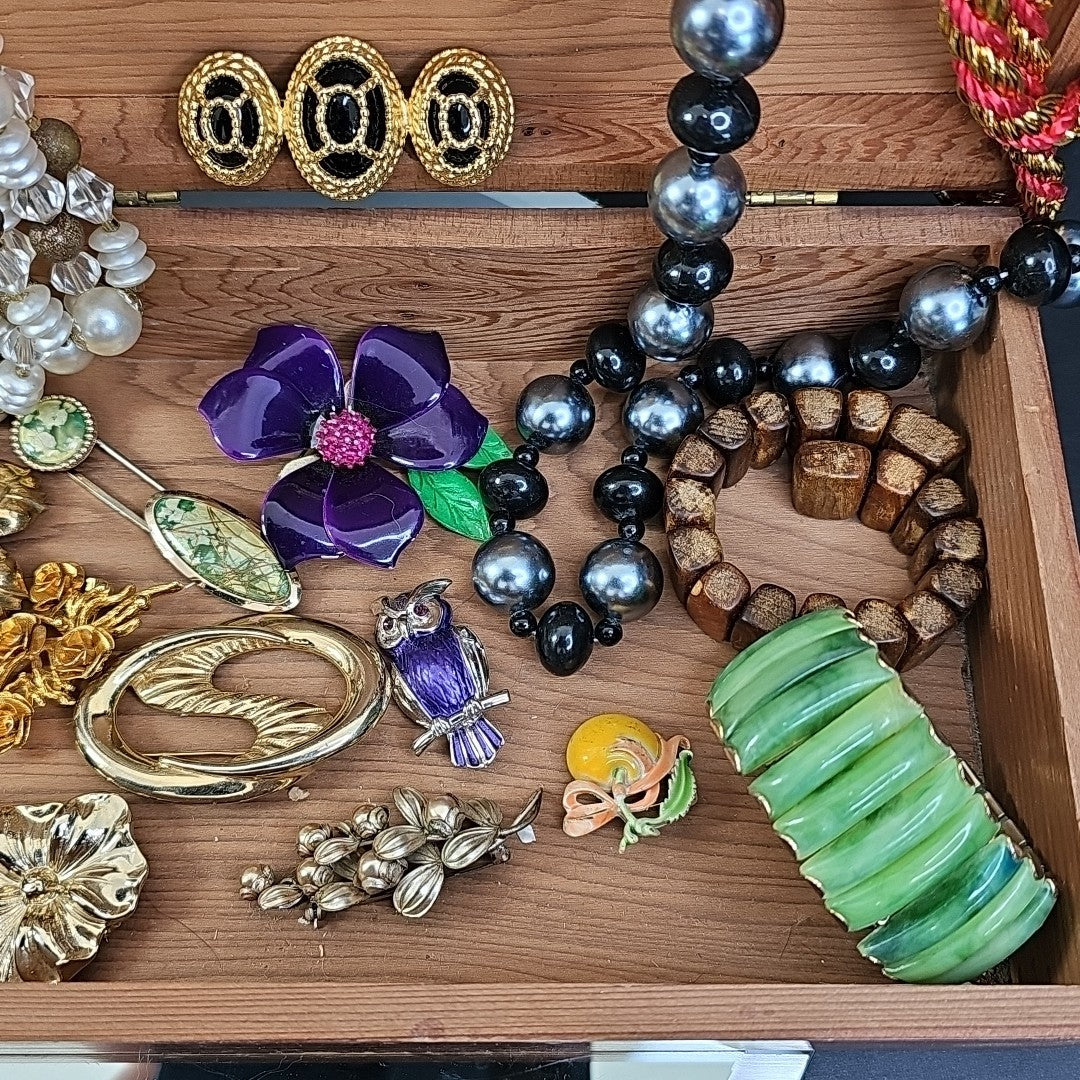 Brooches, Necklaces, Bracelets Jewelry Includes Wood Box Collection Brooch Chain