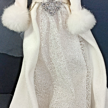 Rare 2003 Winter Fantasy Barbie MATTEL White Velvet Fur Coat Silver HOLIDAY X