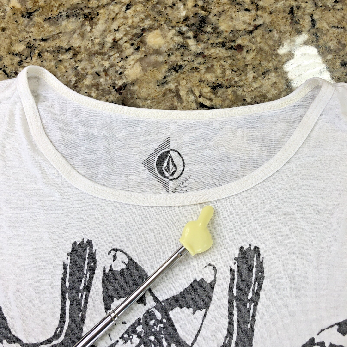 Size Large Volcom Womens Tank Top Sleeveless Shirt Zebra Graphic Print Light MX